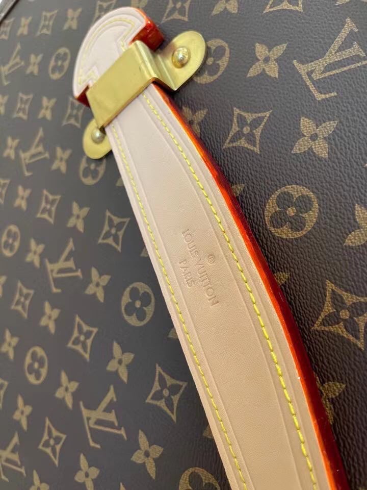 LV Storage Trunk