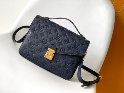 LV Pochette Metis Handbag