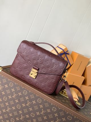 LV Pochette Metis Handbag