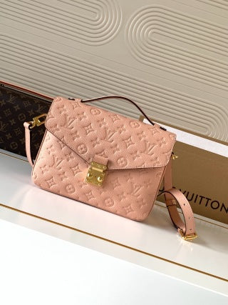 LV Pochette Metis Handbag