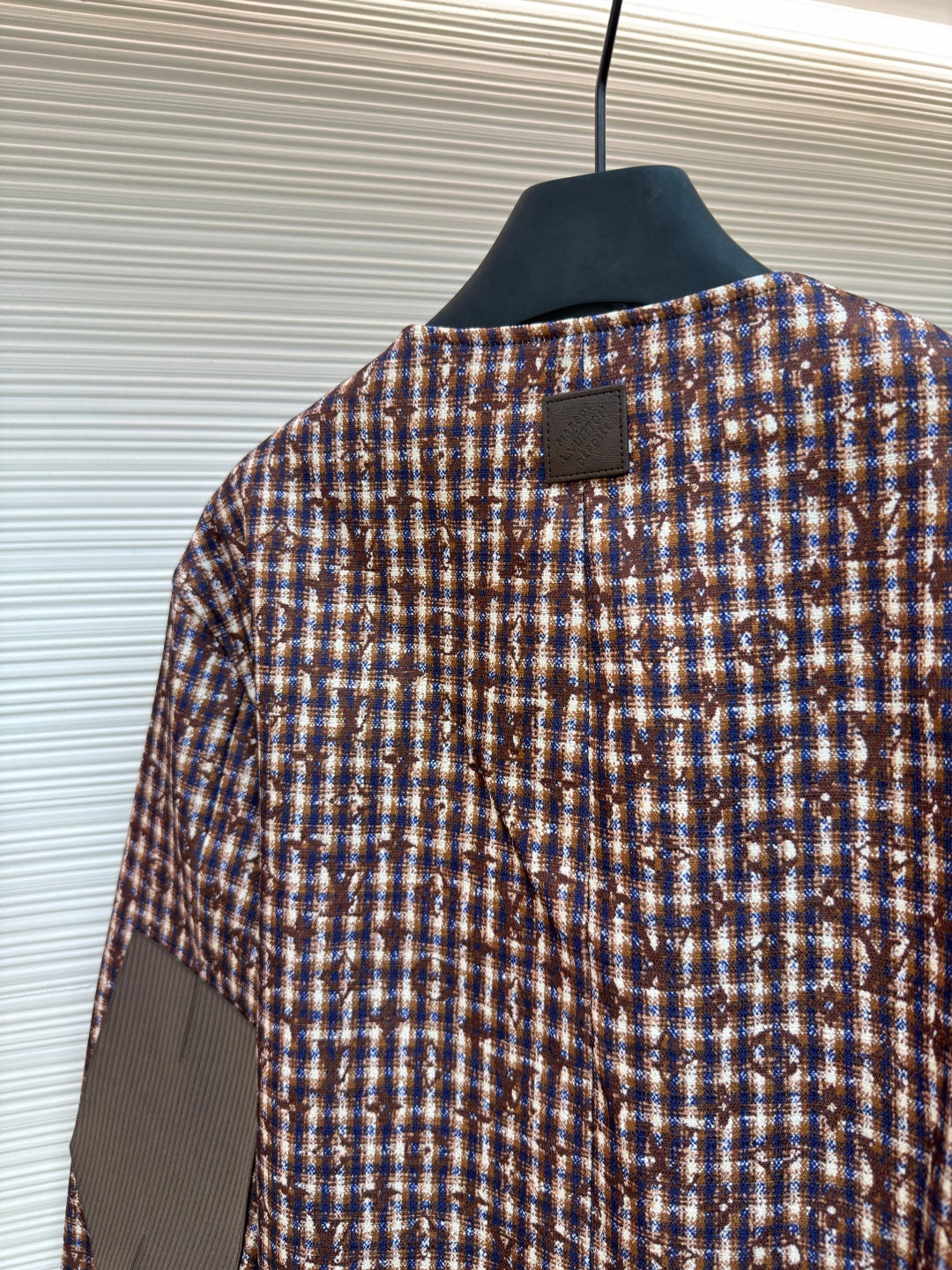 LV CHIC Collarless Tweed Jacket