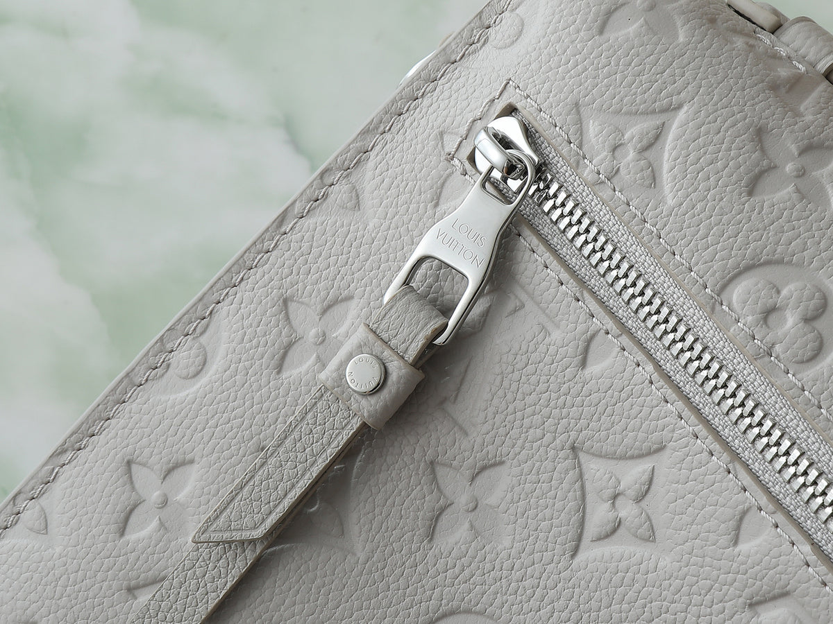 LV Pochette Metis Handbag