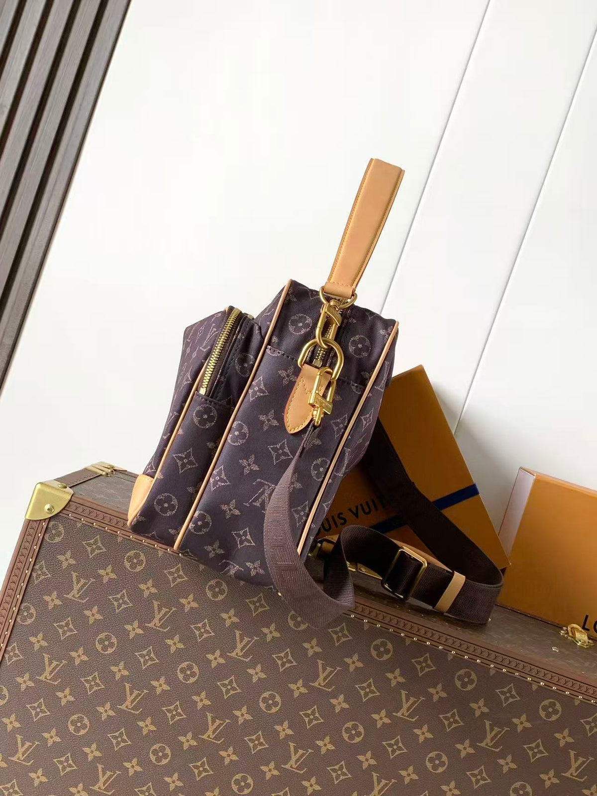 LV Nil Large Handbag