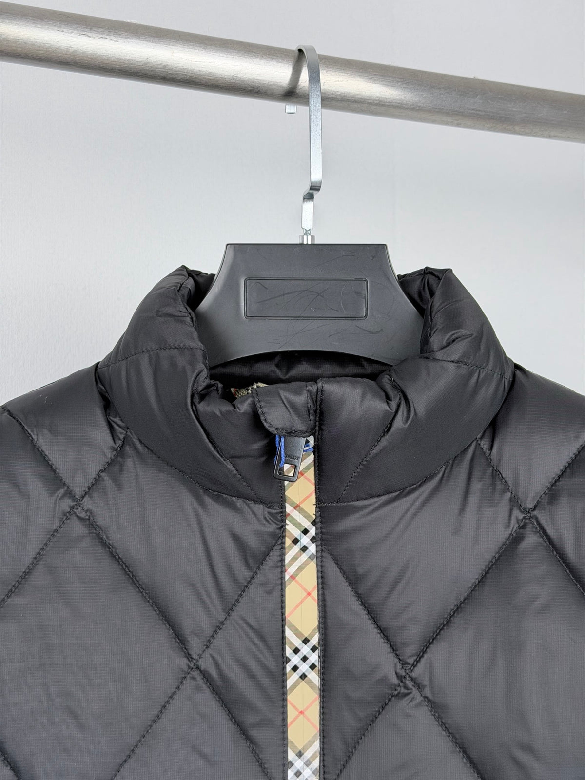 Burberry Paid Quilted Down Jacket - Women's