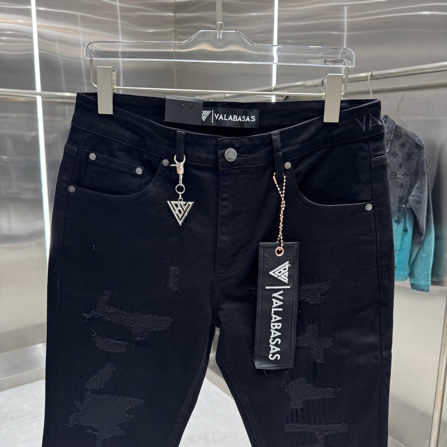 Valabasas Distressed Skinny Jeans