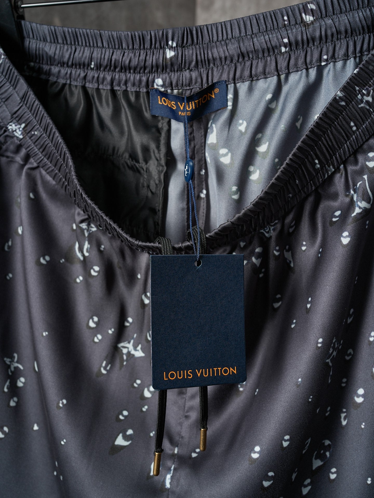 LV MONOGRAM Full-width Raindrop Print Mulberry Silk Shorts