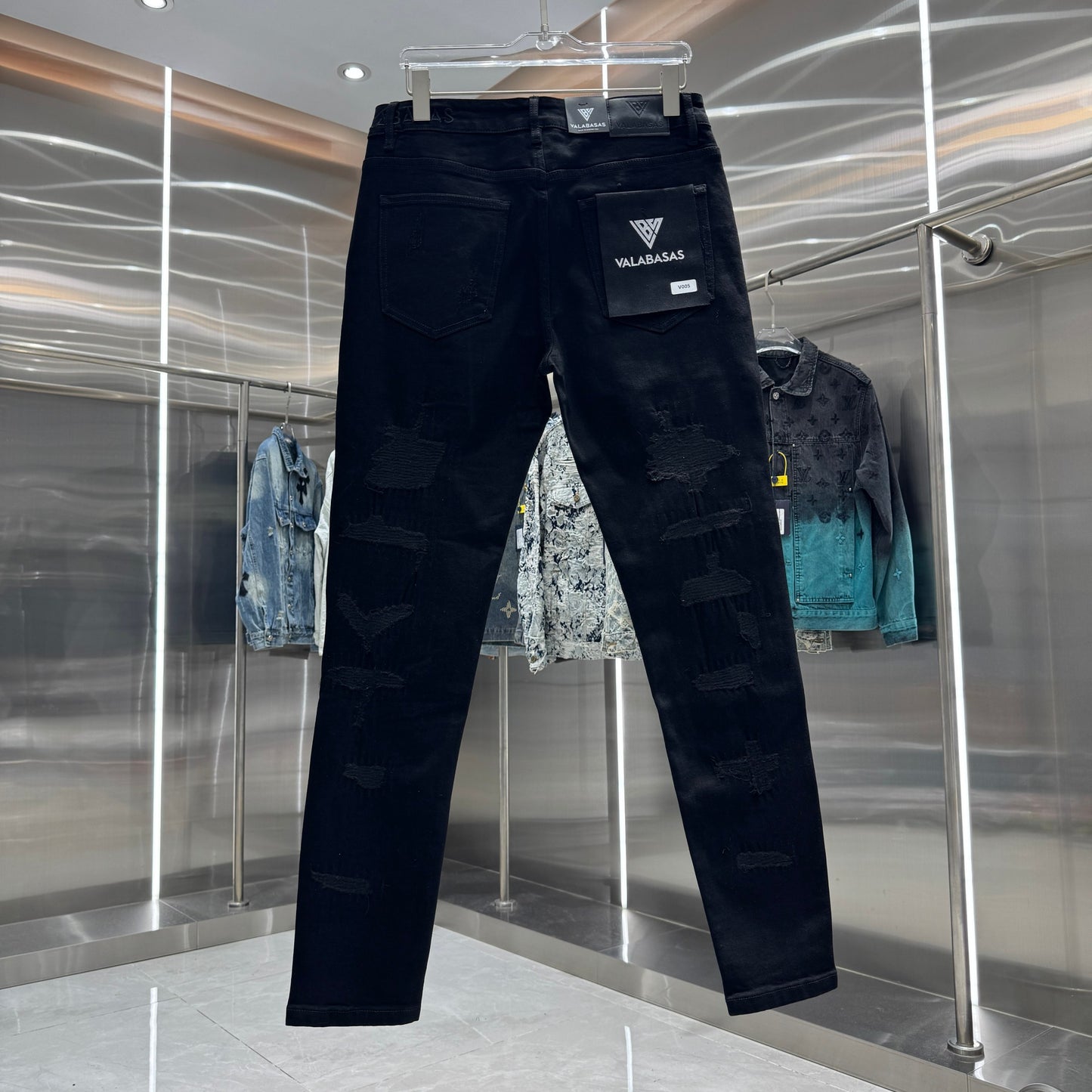 Valabasas Distressed Skinny Jeans