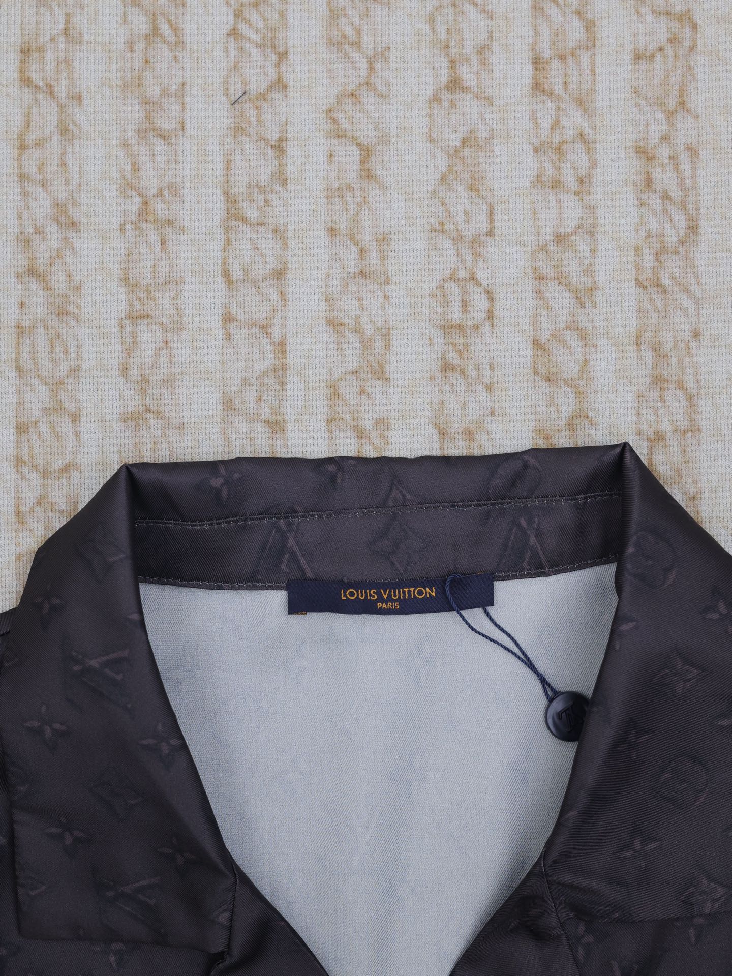 1v*/ Louis Jacquard Collar Short-Sleeve Shirt