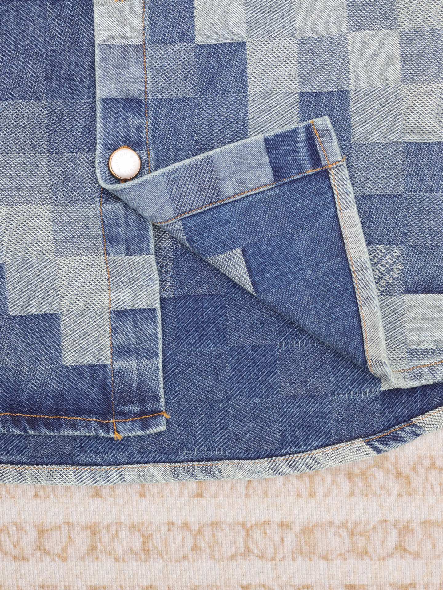 1V short-sleeved denim shirt