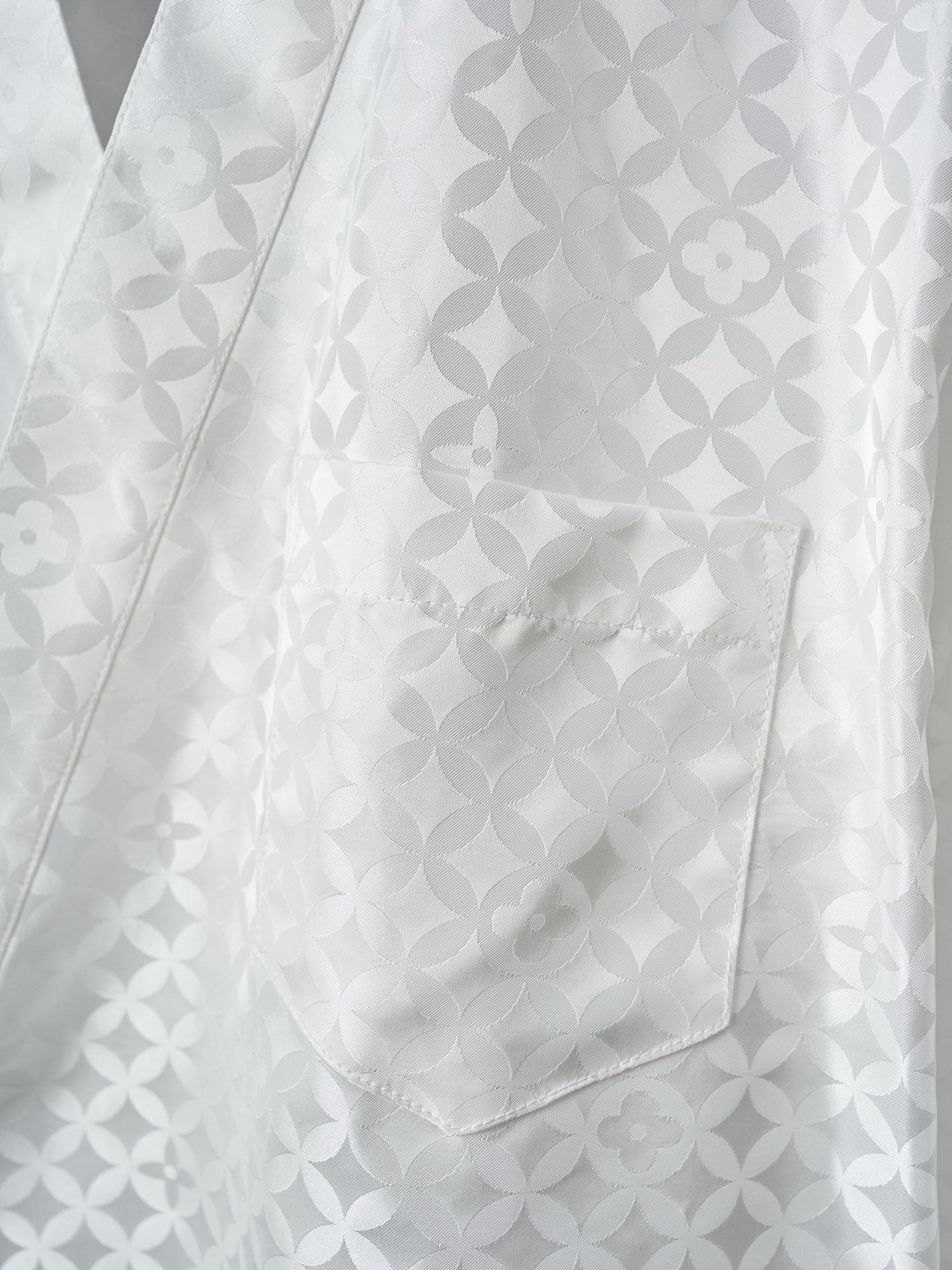 1V Nigo Collaboration Series Four-Leaf Clover Jacquard Kimono-Style Long-Sleeved Shirt