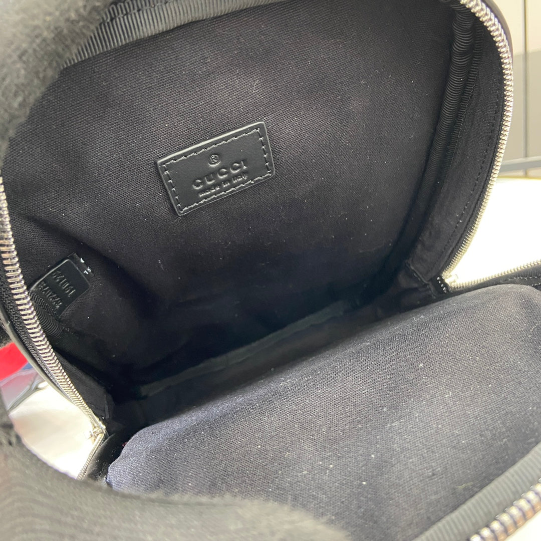 Gucci Cross Shoulder Bag