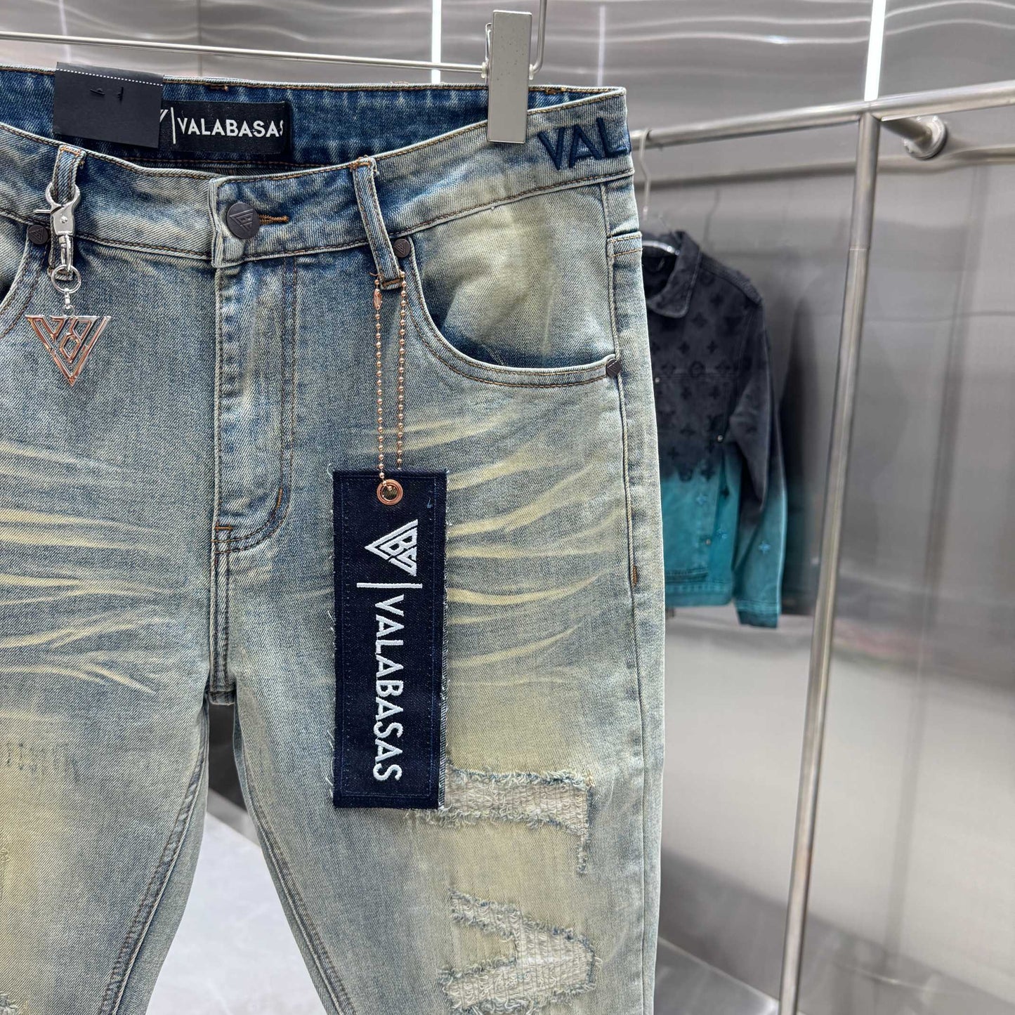 Valabasas Distressed Skinny Jeans