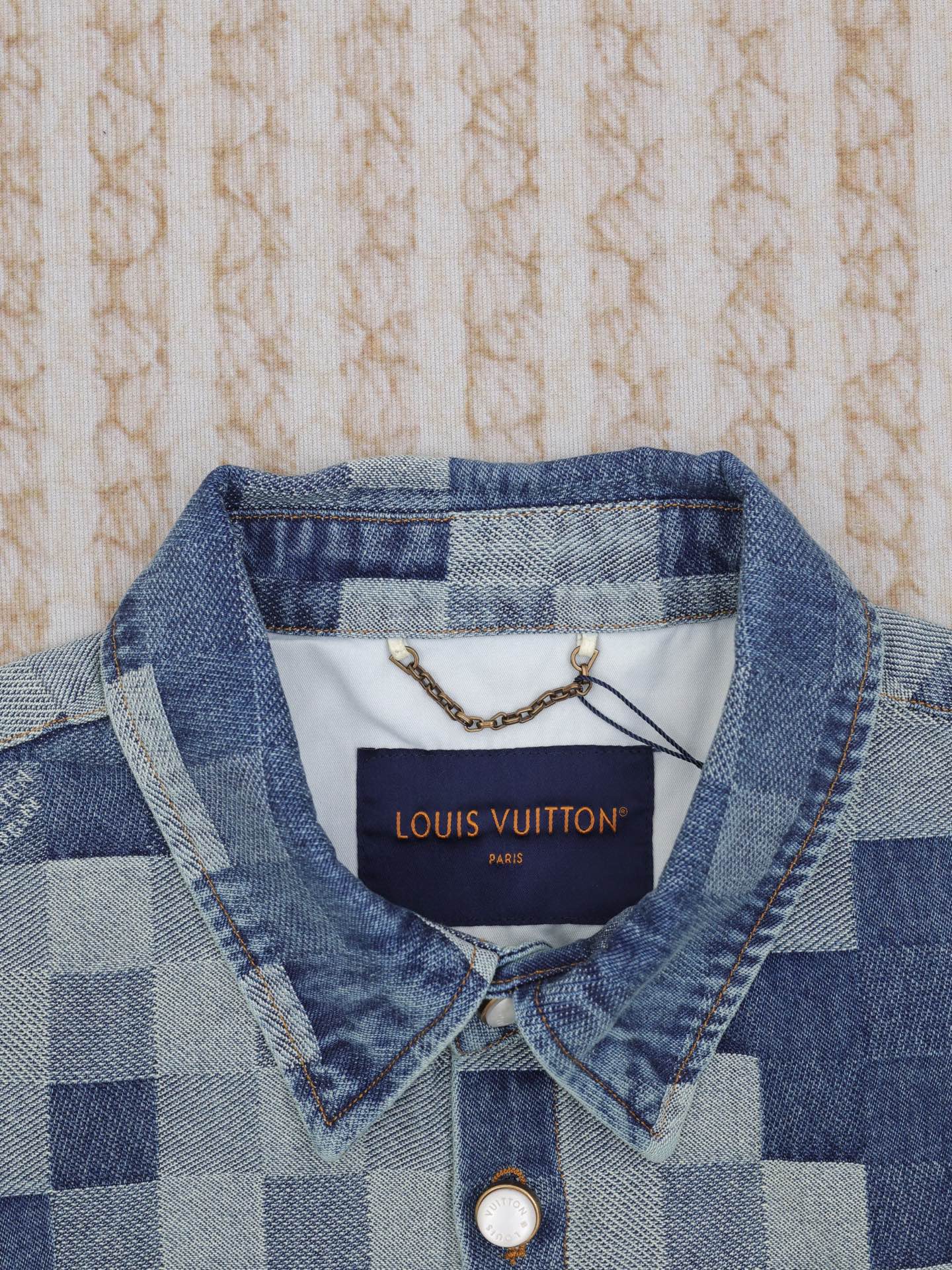 1V short-sleeved denim shirt