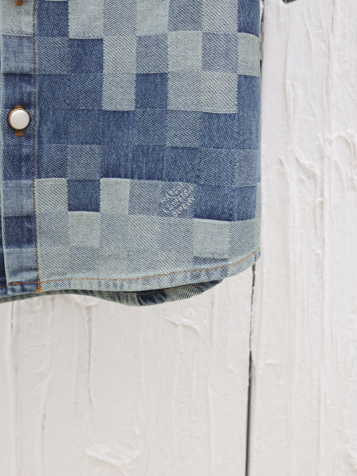 1V short-sleeved denim shirt