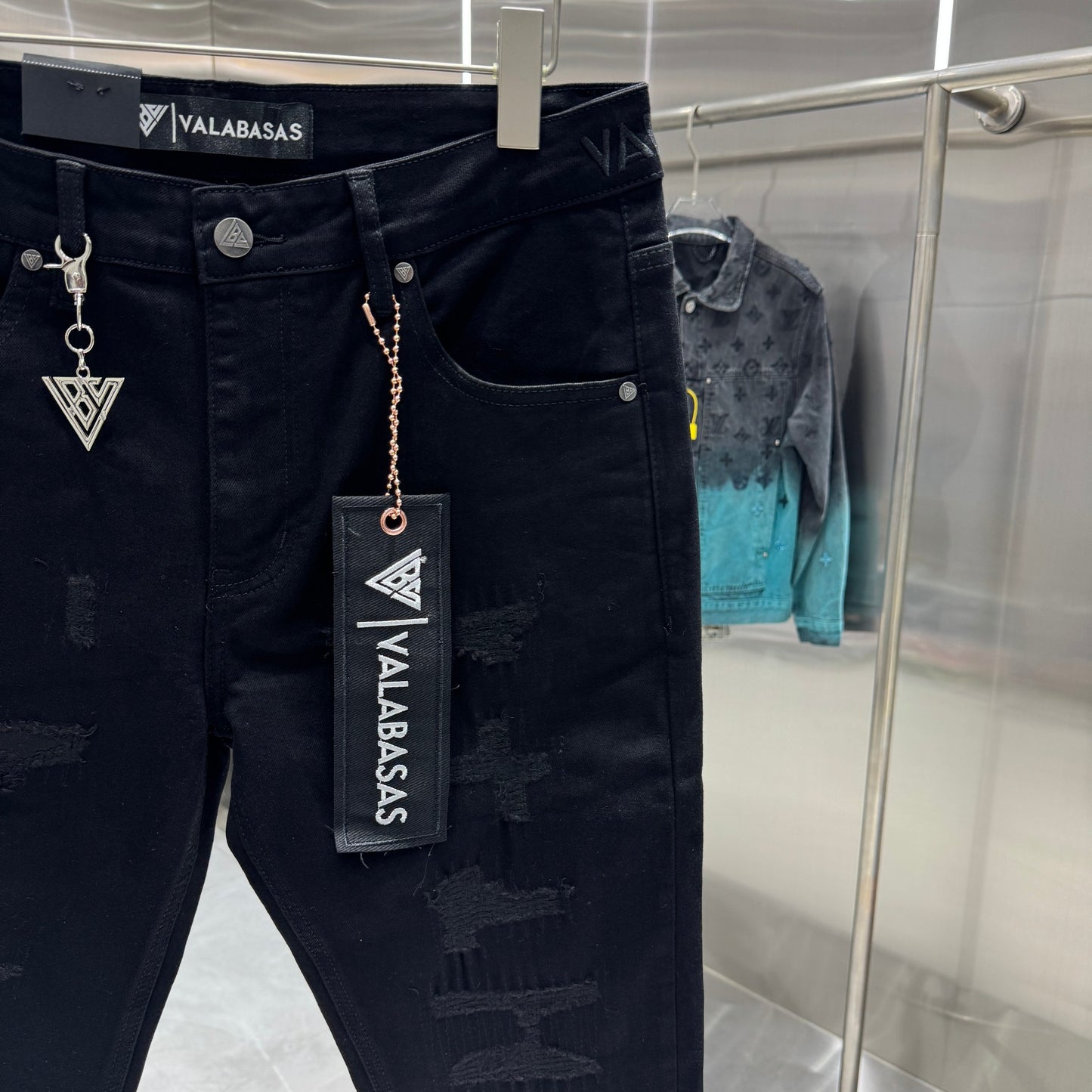 Valabasas Distressed Skinny Jeans