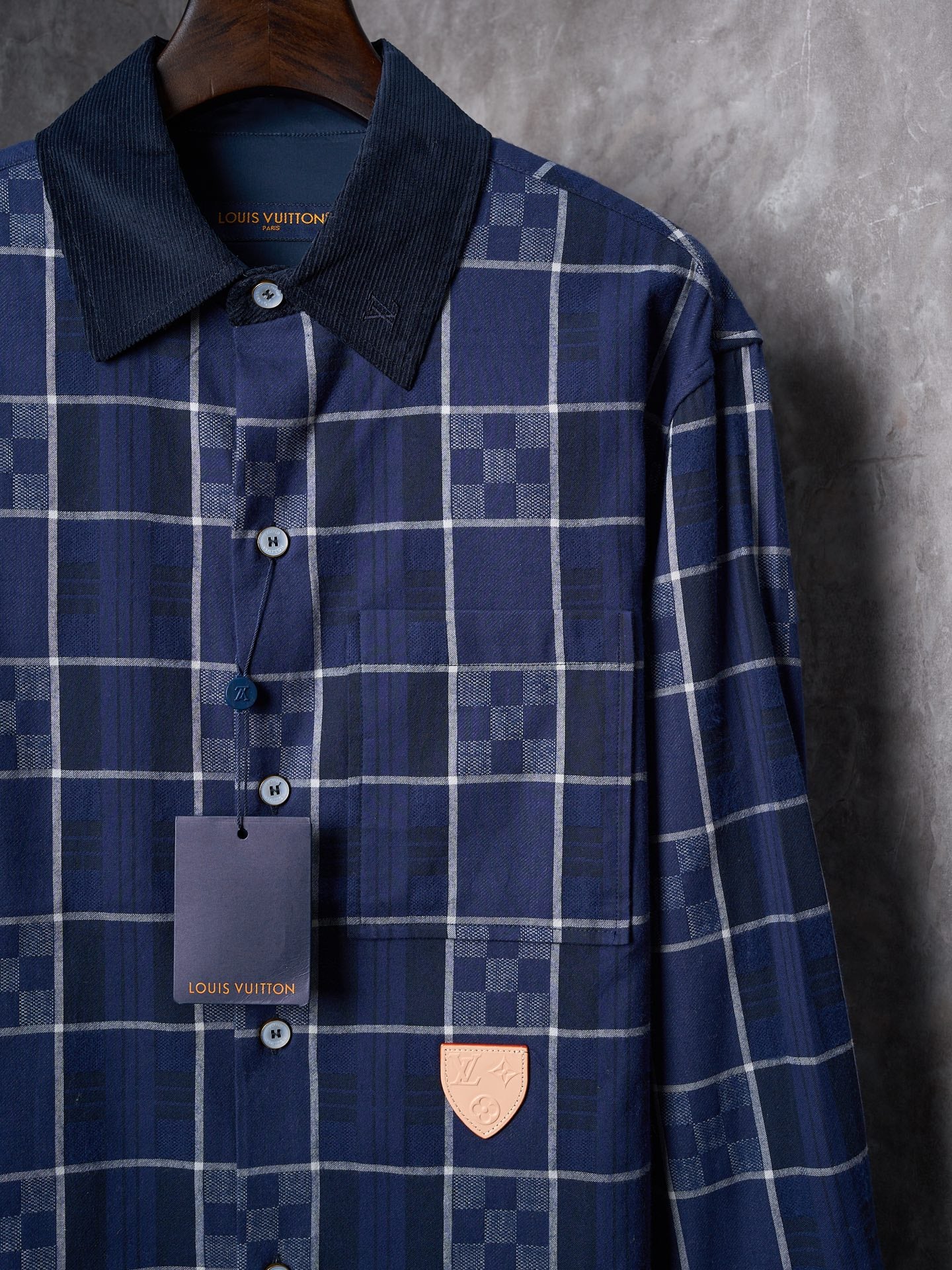 1V Flannel Collar Embroidered Logo Blue Check Lapel Long Sleeve Shirt