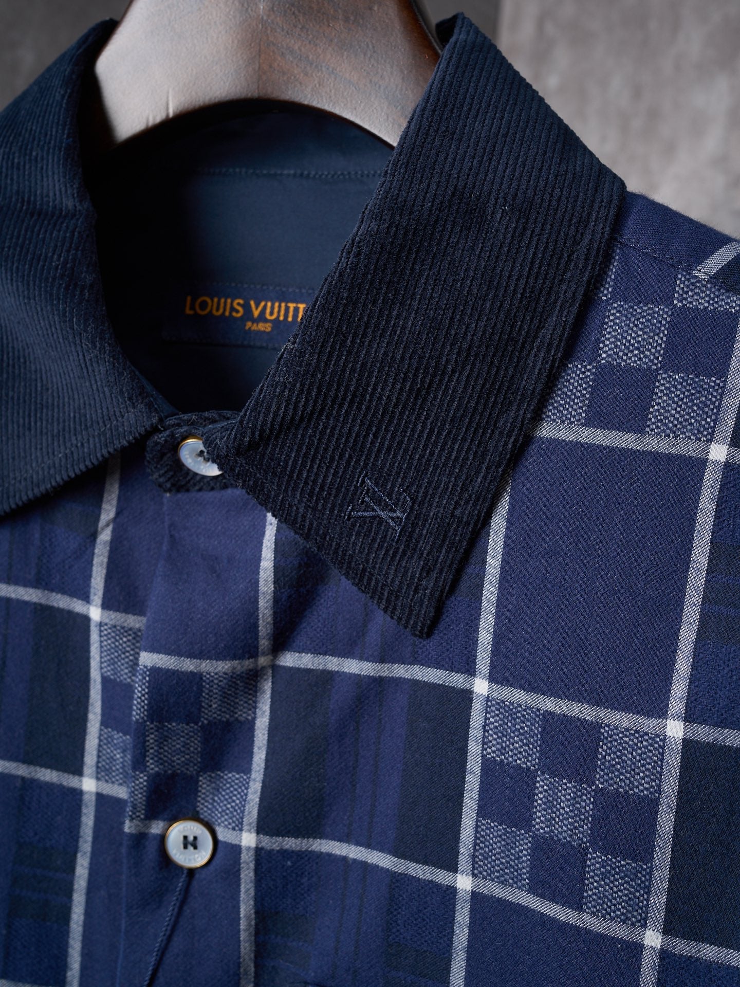 1V Flannel Collar Embroidered Logo Blue Check Lapel Long Sleeve Shirt